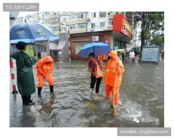 雨战中的温情一幕，两队球员合力帮助受伤的队医迅速离场
