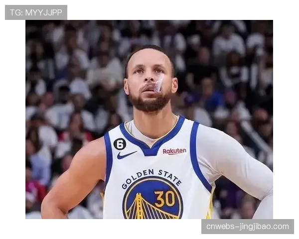 特写：库里命中第300记关键球，勇士主场响起MVP呼声